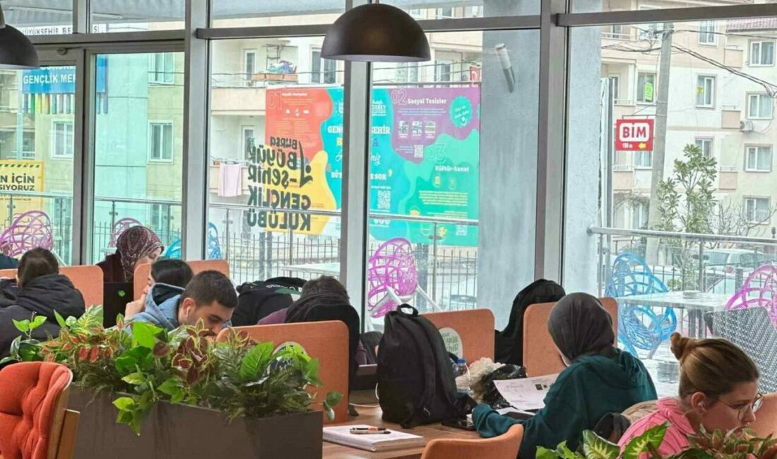 Gençlik merkezlerinde sınav mesaisi Bursa Büyükşehir Belediyesi Görükle Gençlik Merkezi ve Gemlik Gençlik Merkezi,