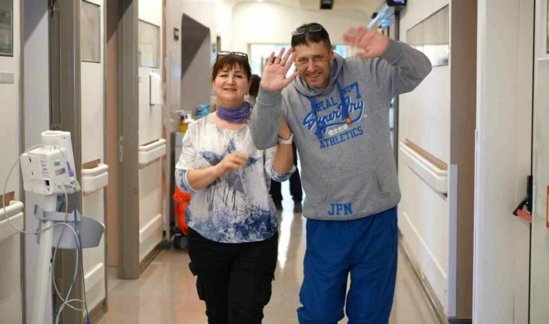 ’Halsizim’ diye gitti hastanede 12 santimetrelik dev kitleyle karşılaştı Bursa’da yaşayan Birol Kumoğlu, halsizlik sebebiyle tahlil yaptırmaya gittiğinde böbrek