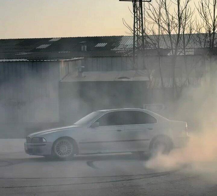 İnegöl’de drift atan ehliyetsiz sürücüye ceza Bursa’nın İnegöl ilçesinde drift atan ehliyetsiz sürücüye 65 bin TL