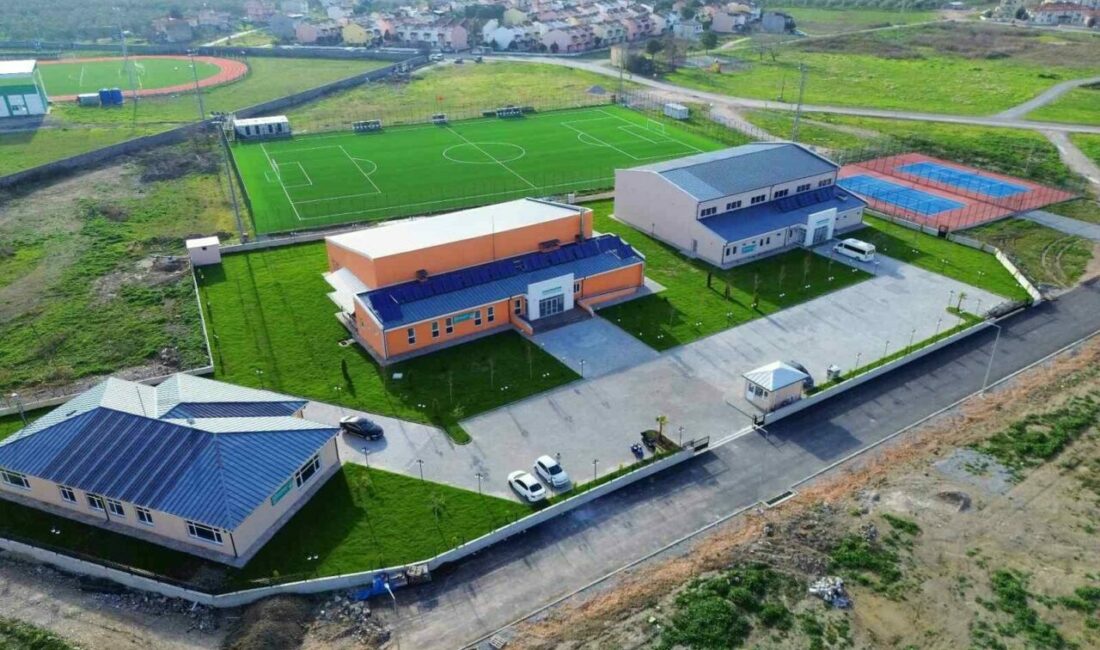 İznik’in spor kompleksi faaliyetlerine başlıyor İznik Belediyesi tarafından ilçeye kazandırılan ve toplam 65 milyon TL