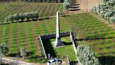 Bursa’nın İznik ilçesinde bulunan Roma dönemine ait mezar anıtı olan