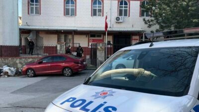 Bursa’da bir kadın, kız kardeşiyle sokakta yürürken takip eden eski