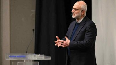 Yıldırım Belediyesi, kültür sanat etkinlikleri kapsamında Psikiyatri Uzmanı ve Yazar
