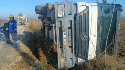 Bursa’nın İnegöl ilçesinde meydana gelen kazada kontrolden çıkan beton mikseri