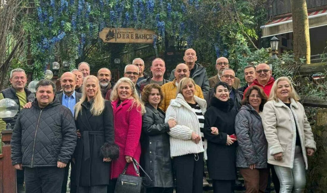 Lise arkadaşları 40 yıl sonra buluştu İnegöl Lisesi’nden 1985 yılında mezun olan “50. Yıl Mezunları” tam