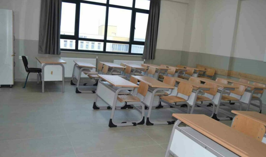 Mahkeme temizliğe hükmetti, cezalarını okul temizleyerek dolduracaklar Bursa Cumhuriyet Başsavcılığı Denetimli Serbestlik Müdürlüğü, çeşitli kurumlarla yaptığı çalışmalarla