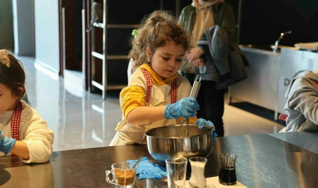 Minik eller, mutfağa girdi Nilüfer Belediyesi’nin yarıyıl tatiline çıkan çocuklar için hazırladığı etkinlikler başladı.