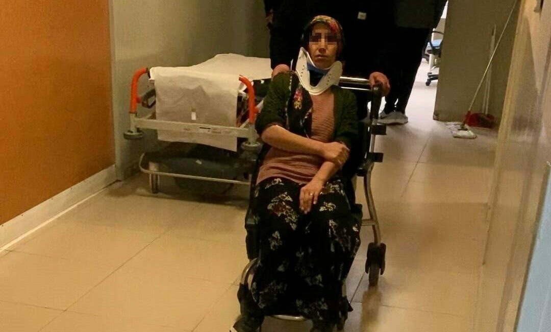 Motosiklet yayaya çarptı: 2 ağır yaralı Bursa’nın İnegöl ilçesinde motosiklet, karşıdan karşıya geçmeye çalışan yayaya çarptı.