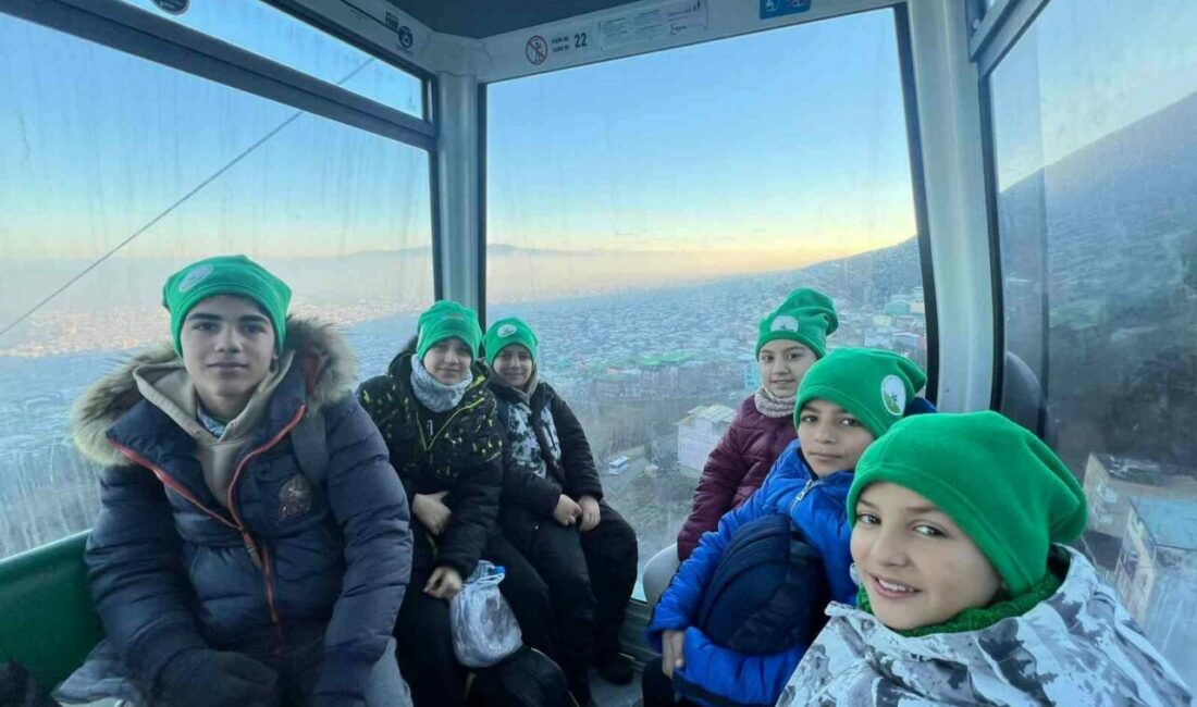 Osmangazi’deki çocuklar kayak yapmayı öğreniyor Osmangazi Belediyesi, daha önce Uludağ’a gitme fırsatı bulamayan çocukları beyaz
