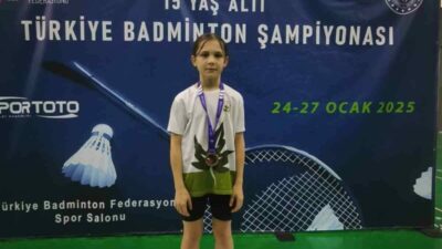 Osmangazi Belediyespor Kulübü sporcusu Esma Orhan, Ankara’da yapılan 15 Yaş
