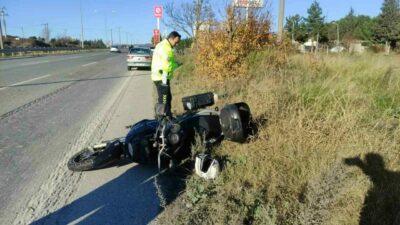 Bursa’nın Orhangazi ilçesinde şerit değiştiren otomobilin çarptığı motosiklet sürücüsü hayatını