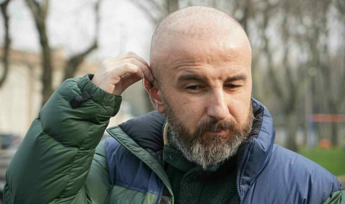 Saç ekerken kulak zarını biçti Bursa’da yaşayan Emrah Karadeniz, saç ektirmek için gittiği estetik merkezinde