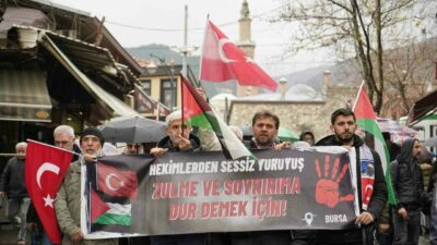 Bursa’da sağlık çalışanları İsrail’in Filistin halkına yaptığı zulmü protesto etmek