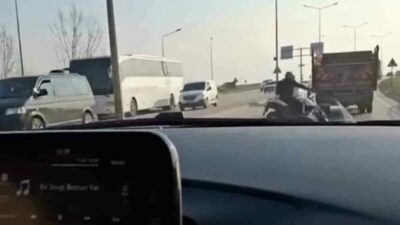 Bursa’da bir vatandaş, aracı ile seyir halindeyken sosyal medya için
