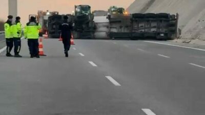 Bursa-İzmir otobanı Karacabey ilçesi yakınlarında sürücüsünün kontrolünden çıkan benzin tankeri