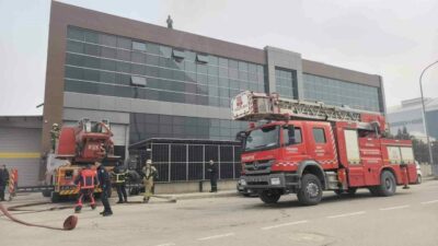 Bursa’nın İnegöl ilçesinde faaliyet gösteren bir tekstil fabrikasında yangın çıktı.