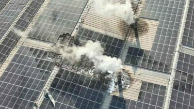 Bursa’nın İnegöl ilçesinde faaliyet gösteren bir tekstil fabrikasında yangın çıktı.