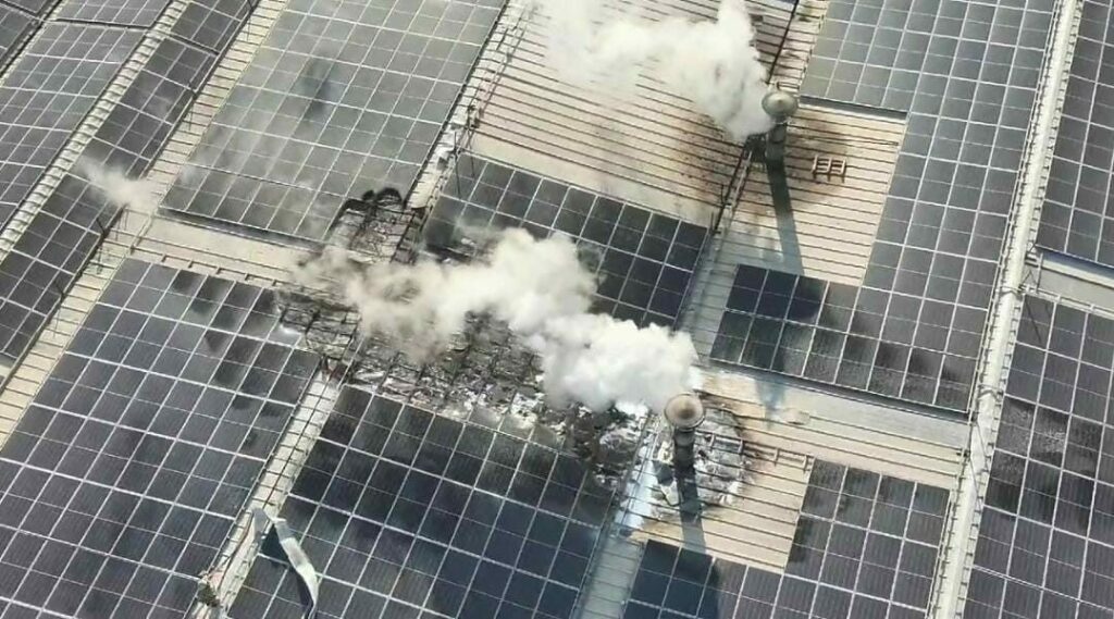 Tekstil fabrikasında yangın çıktı Bursa’nın İnegöl ilçesinde faaliyet gösteren bir tekstil fabrikasında yangın çıktı.