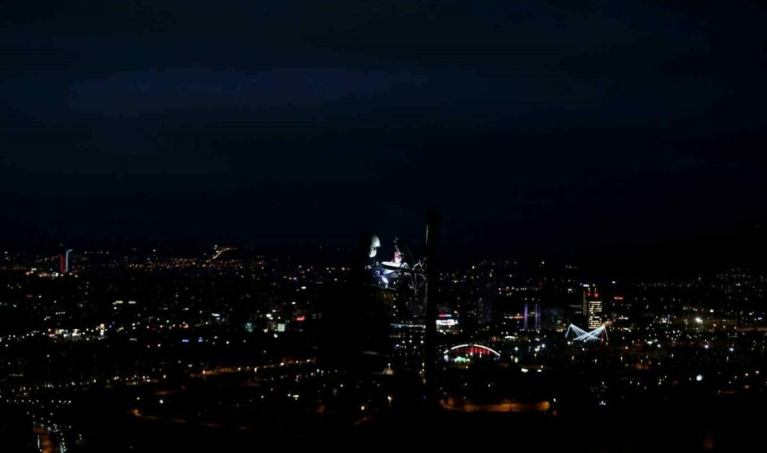 UEDAŞ yeni yıla kesintisiz enerjiyle devam ediyor Bursa, Balıkesir, Çanakkale ve Yalova’da 5 milyonun üzerinde nüfusa kesintisiz