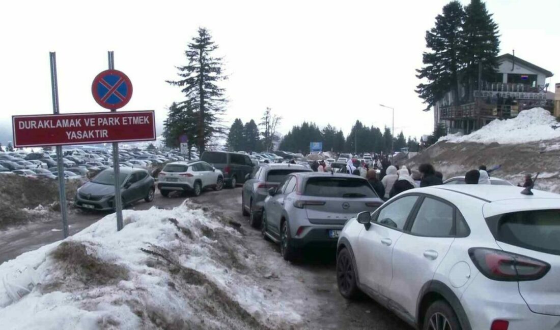 Uludağ’da sömestr öncesi otopark kaosu Türkiye’nin en önemli kış turizm merkezlerinden biri olan Uludağ’da otopark