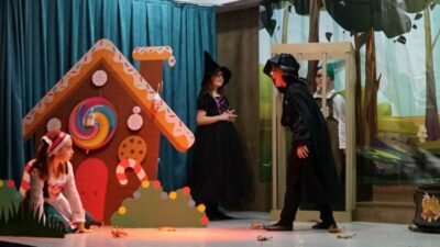 Bursa Kükürtlü Sanayi ve Ticaret Odası İlkokulu 4-F öğrencilerinin gösterisi