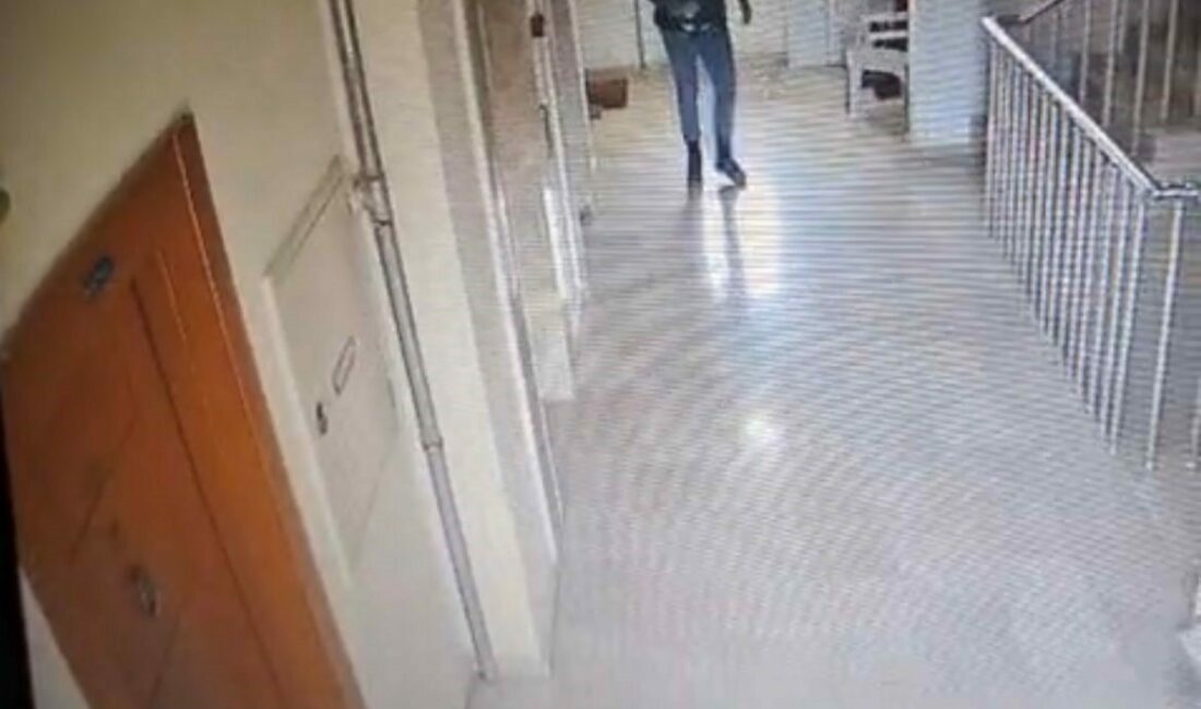 Yaşlı kadını ‘Polis’ diyerek kandırıp 1 milyon 500 bin lira dolandırdı, alem yaparken yakalandı Bursa’da kendisini polis olarak tanıtıp emekli kadını 1 milyon 500