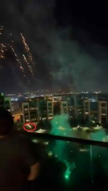 Yılbaşı kutlamalarındaki havai fişekler evi alev topuna çevirdi Bursa’da yılbaşı kutlamaları esnasında sitenin ortasında atılan havai fişekler, birçok