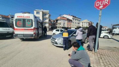 Bursa’nın İnegöl ilçesinde meydana gelen kazada 2 otomobil çarpıştı, 2