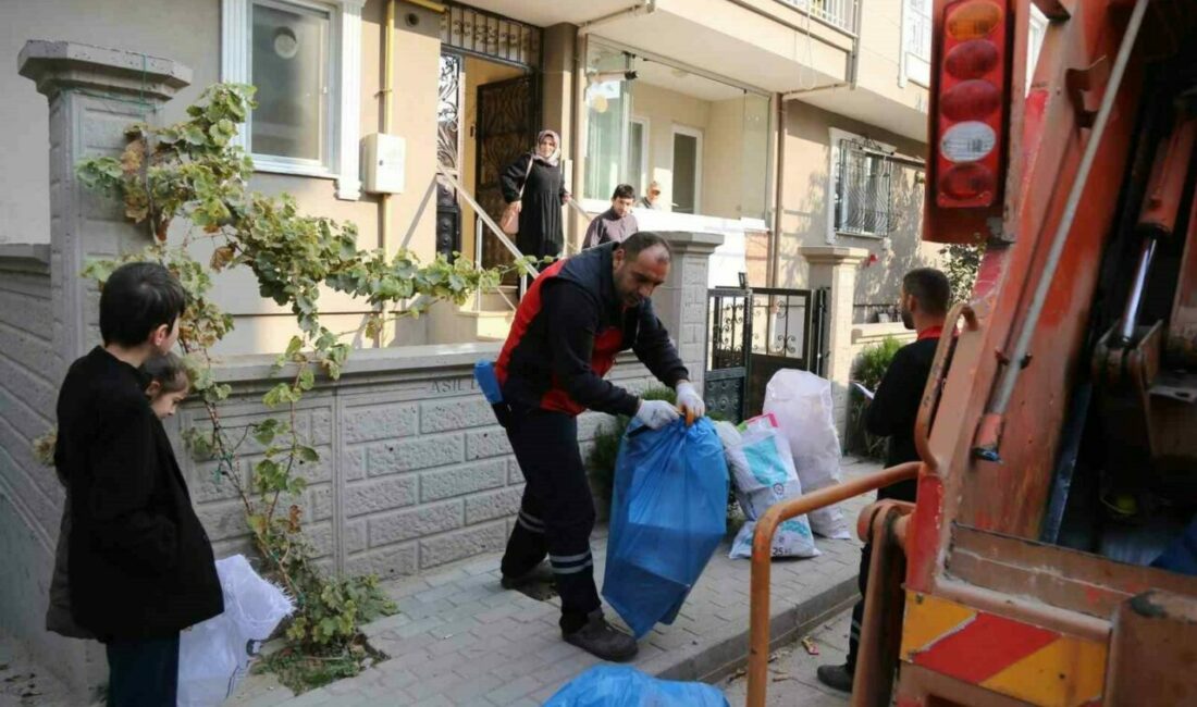2800 ağacı kesilmekten kurtardılar…Gürsu’da dönüşüm seferberliği Gürsu Belediyesi, Sıfır Atık Hareketi’ne başlattığı mücadele ile tam destek