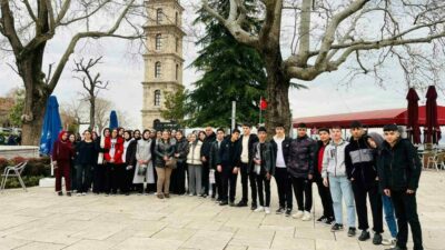 Gürsu Belediyesi Geçmişten Geleceğe Ecdadın İzinde programı kapsamında gençleri tarihin
