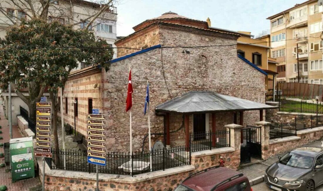 700 yıllık medresenin içerisine yapılan tuvalet ve mutfak isyan ettirdi Bursa’da çocuk kütüphanesi olarak kullanılan 700 yıllık Lala Şahin Paşa