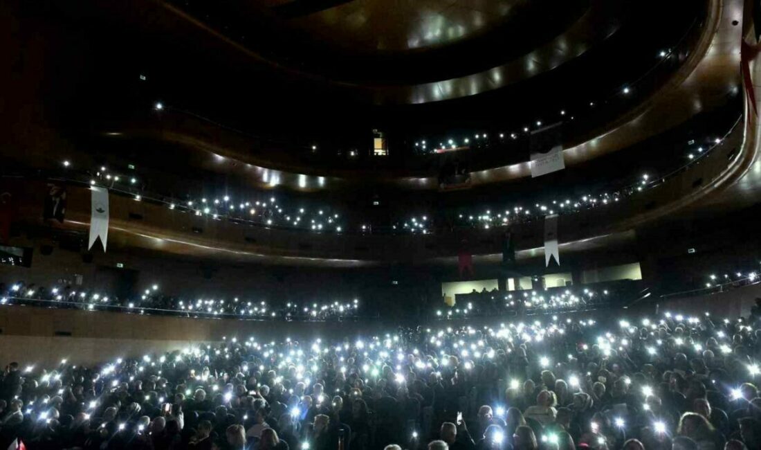 Antakya Medeniyetler Korosu’ndan duygu dolu konser Kahramanmaraş merkezli 6 Şubat’taki depremlerde 7 üyesini kaybeden Antakya Medeniyetler