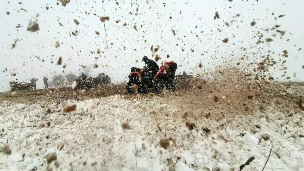 ATV tutkunlarının karda zorlu mücadelesi Bursa’da doğa tutkunları karda ATV araçlarıyla macera yaşadı Mudanya ATV