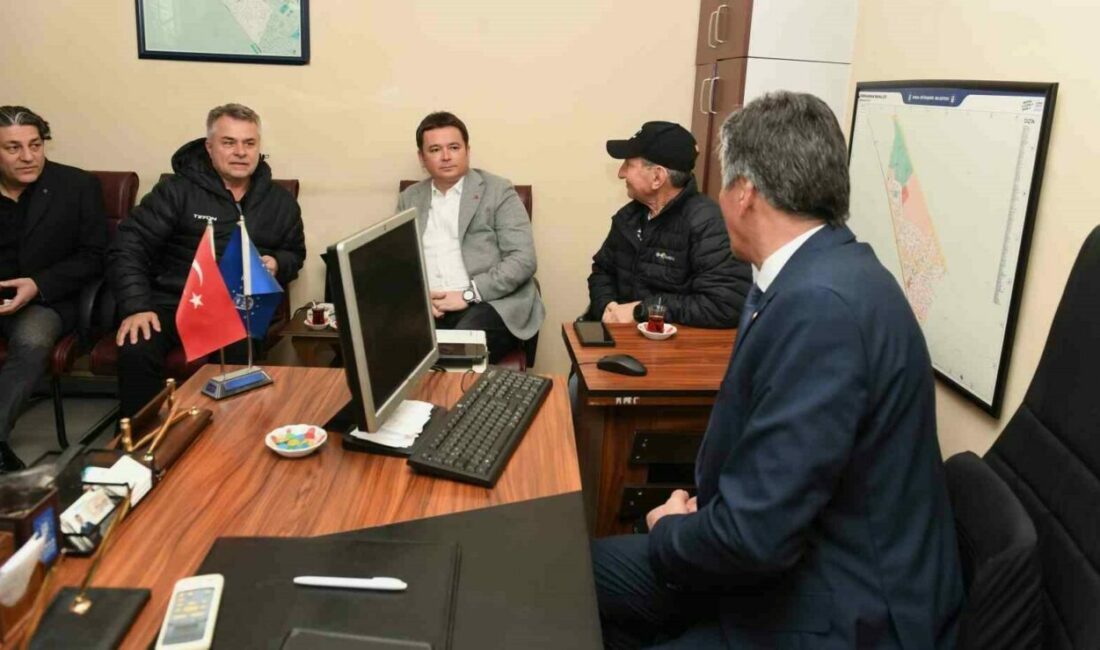 Başkan Aydın vatandaşlarla buluşmaya devam ediyor Osmangazi’yi mahalle mahalle gezerek vatandaşlarla buluşmaya devam eden Osmangazi Belediye