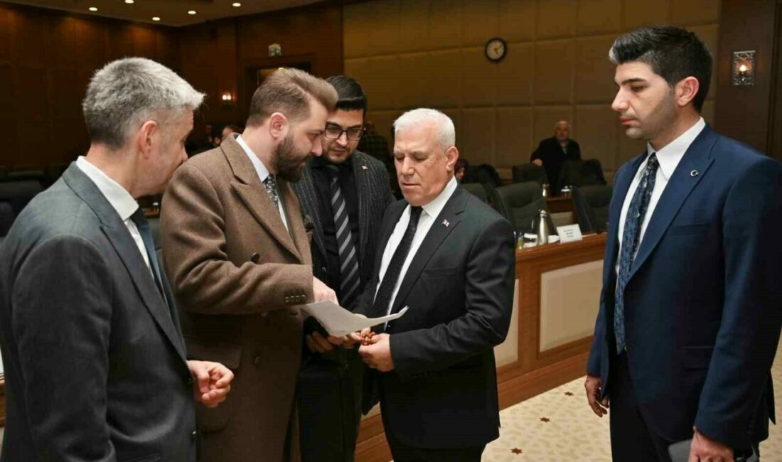 Başkan Bozbey’den okullarda süt dağıtımı açıklaması Bursa Büyükşehir Belediye Başkanı Mustafa Bozbey, Büyükşehir Belediye Meclis toplantısında