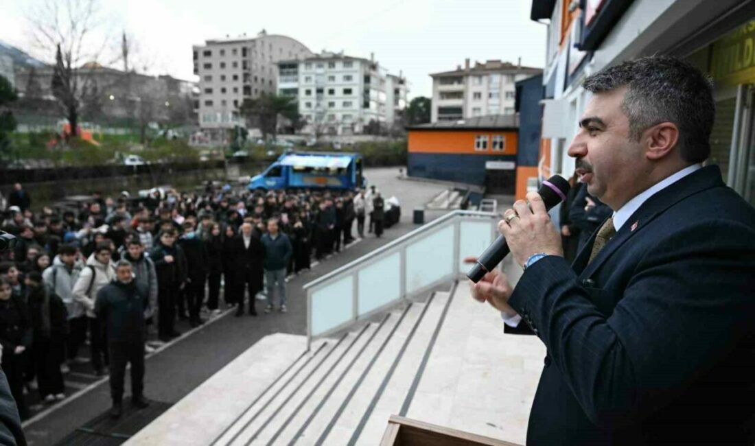 Başkan Yılmaz mesaisine öğrenciler ile başladı Yıldırım Belediye Başkanı Oktay Yılmaz, eğitim öğretim yılının ikinci döneminin