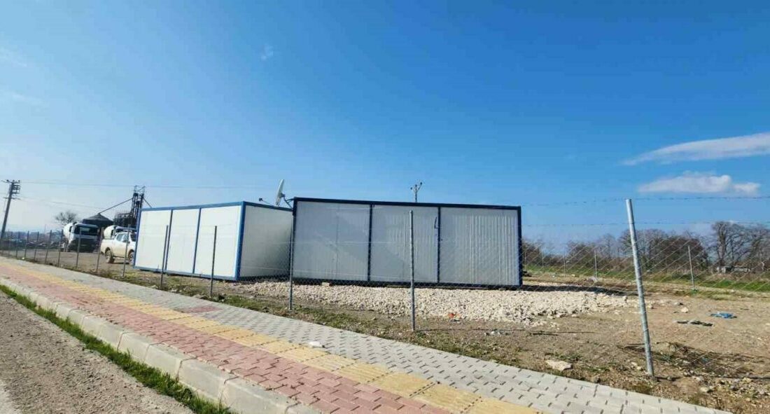 Beton santrali için bakanlık devrede Bursa’nın Mustafakemalpaşa ilçesinde Millet Bahçesi ve huzur evi yakınlarında yapımı