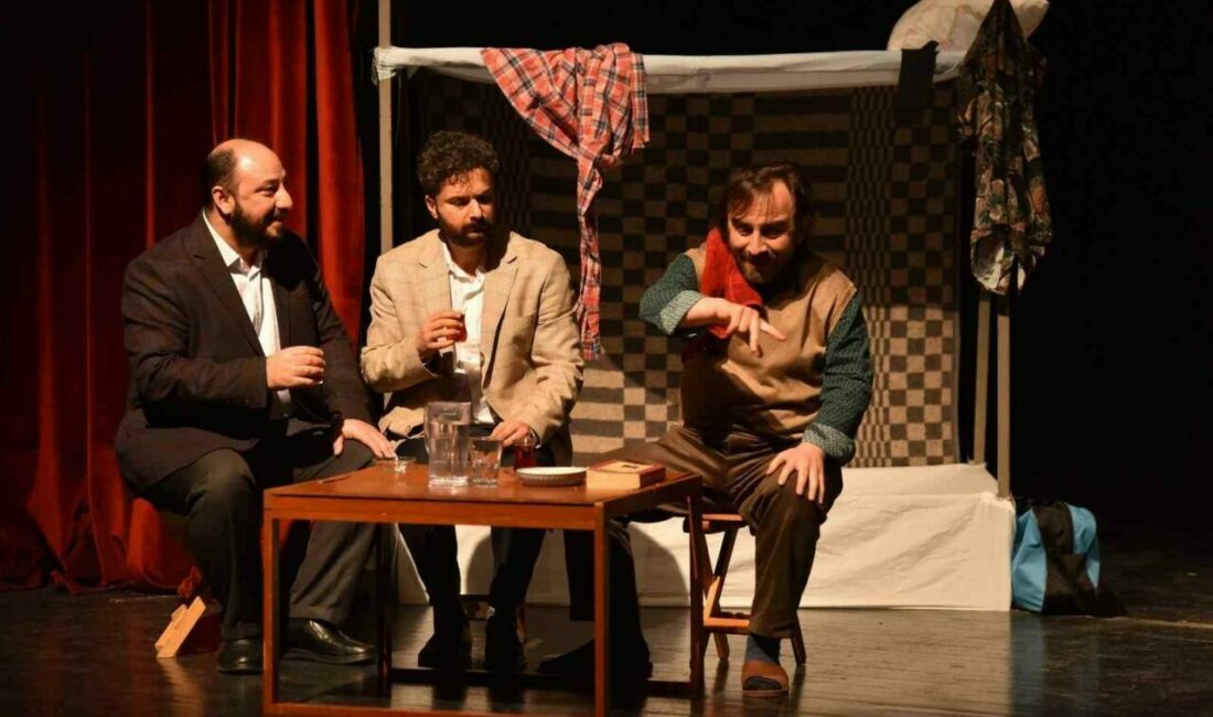 ’Bin yıl’ tiyatro oyunu Yıldırım’da sahnelendi Yıldırım Belediyesi, Türk siyasi tarihine “Postmodern Darbe” olarak geçen 28