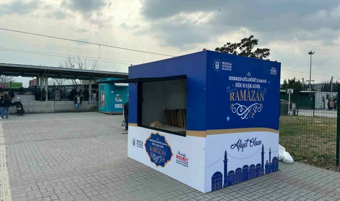 Bursa Büyükşehir Belediyesi, şehrin yoğun geçiş noktalarında, iftara yetişemeyenler ve