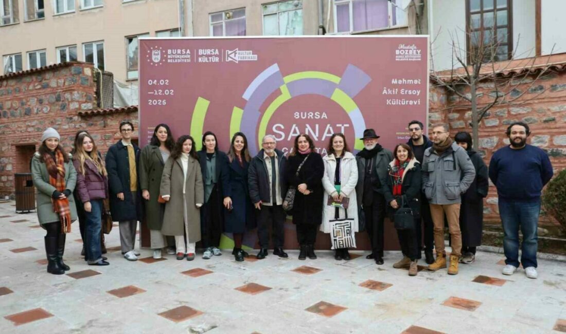 Bursa sanat çalıştayı, kent, mekan, hafıza sergisi ile taçlandı Bursa Büyükşehir Belediyesi tarafından düzenlenen ‘Sanat Çalıştayı’nın sonunda çıkan üretimler,