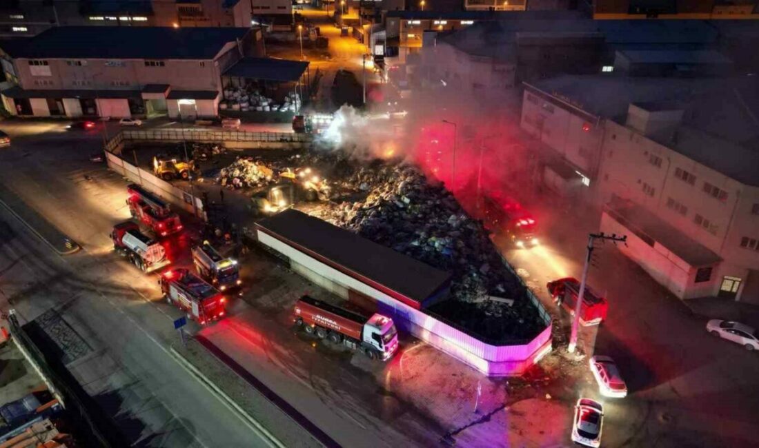 Bursa’da çöp toplama merkezinde çıkan yangın kontrol altına alındı Bursa’nın İnegöl ilçesinde çöp toplama merkezinde çıkan yangın, yaklaşık 1