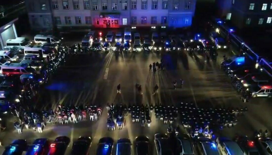 Bursa’da dron destekli bin personelin katıldığı operasyon: 36 tutuklama Bursa’da narkotik polisinin gerçekleştirmiş olduğu insansız hava aracı destekli ve