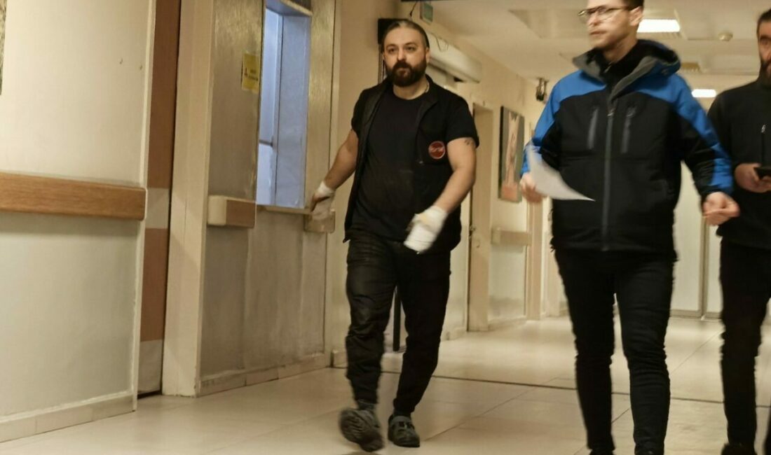 Bursa’da ellerini makineye kaptıran işçi yaralandı Bursa’nın İnegöl ilçesinde faaliyet gösteren bir tekstil fabrikasında ellerini makineye