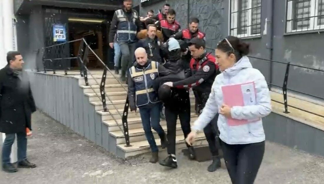Bursa’da fuhuş çetelerine yönelik operasyon yapıldı. Polis ekiplerince 2 aydır
