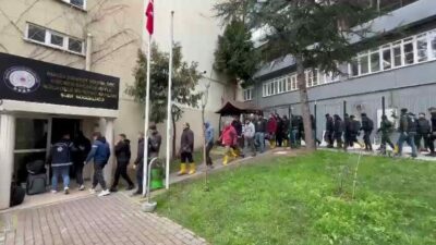 Bursa’da polis ekipleri tarafından düzenlenen operasyonda, yabancı uyruklu şahısları kaçak