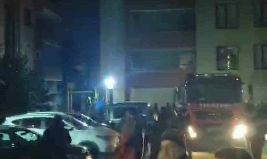 Bursa’da korkutan baca yangını: 2 bina tahliye edildi Bursa’nın Nilüfer ilçesinde bir restoranın bacasında çıkan yangın korku dolu