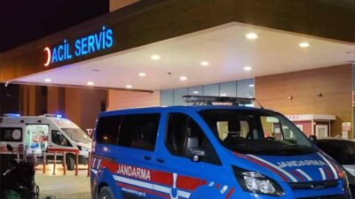 Bursa’nın İnegöl ilçesinde bir genç, yanından geçen motosikletlinin silahlı saldırısı