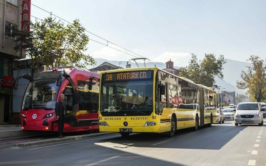 Bursa’da toplu taşımaya zam Bursa’da Burulaş tarafından şehir içi toplu taşıma ücretlerine yüzde 30