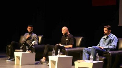 Bursasporlu futbolcular taraftar ile buluşarak söyleşi gerçekleştirdi. Bursa’da gerçekleşen toplantıya,