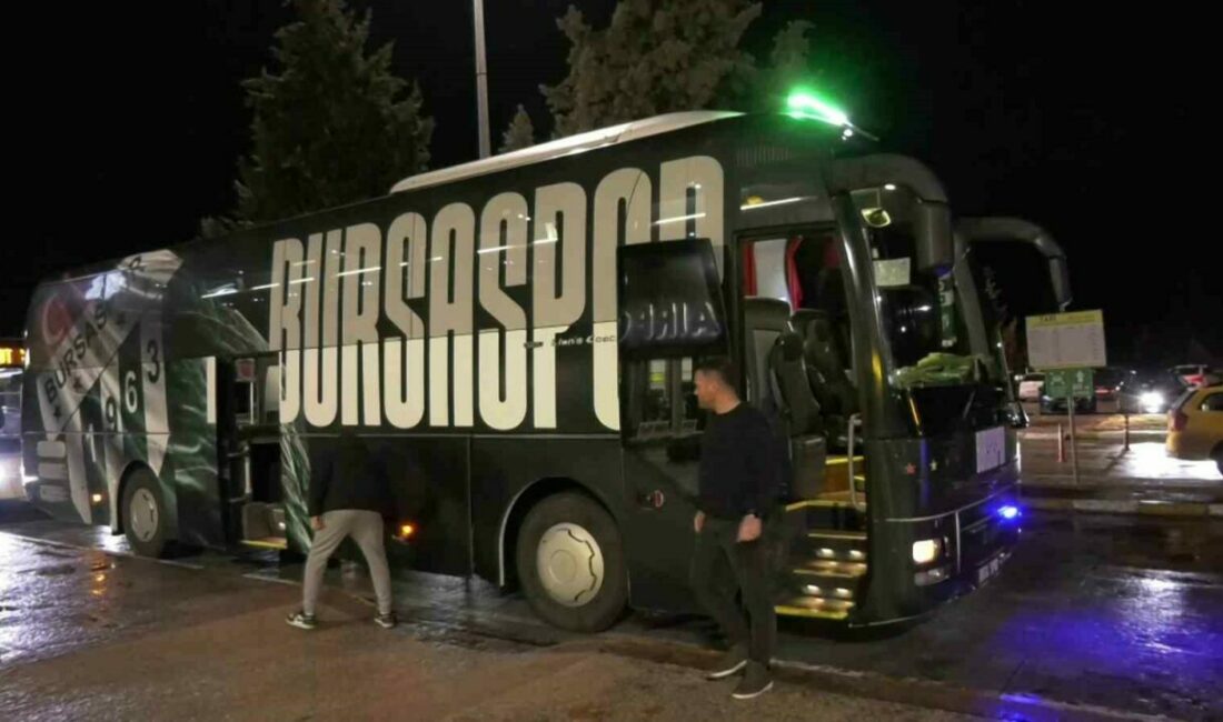 Deplasmanda berabere biten Muşspor-Bursaspor maçının bitimi ile futbolculara yapılan çirkin